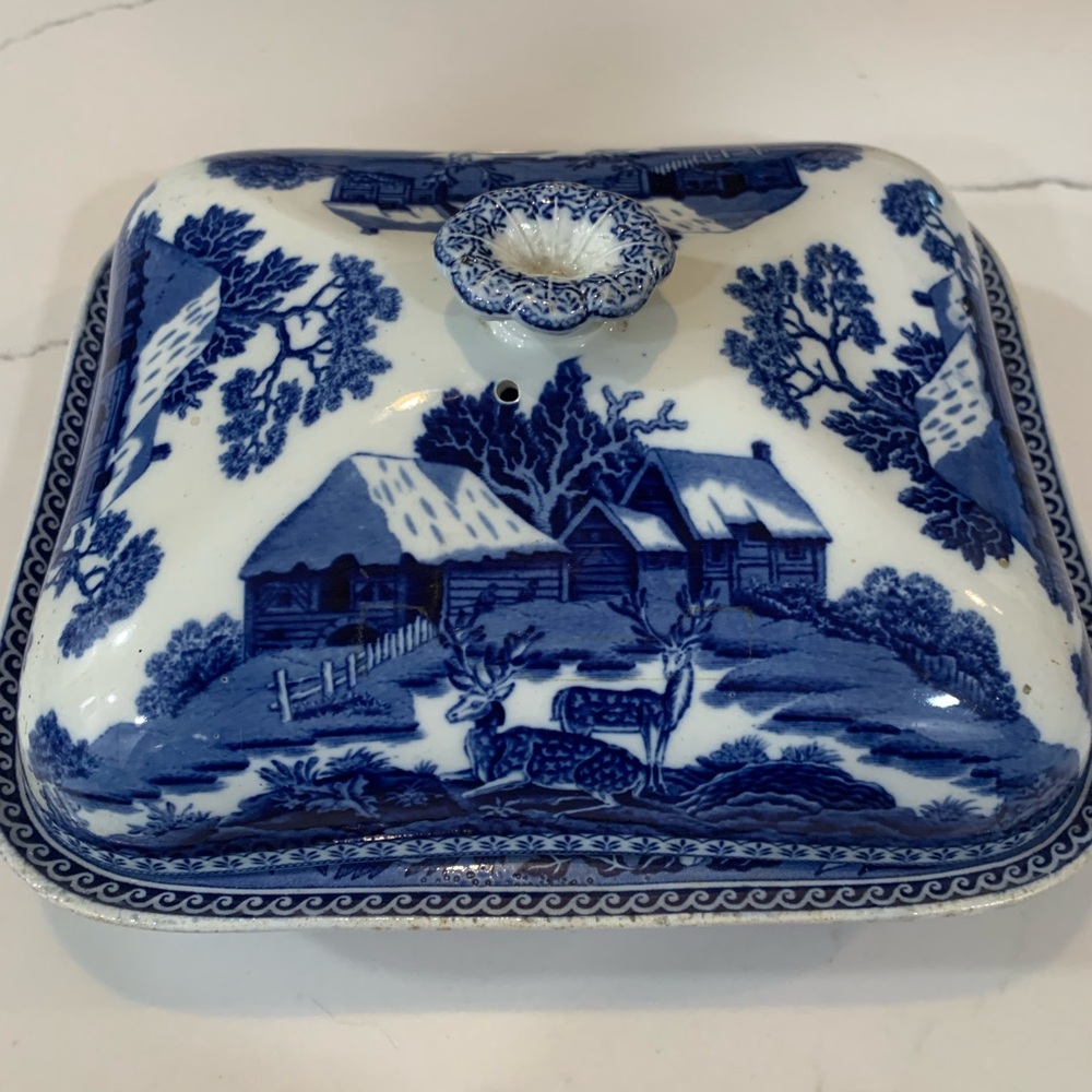 Wedgwood  fallow deer covered dish